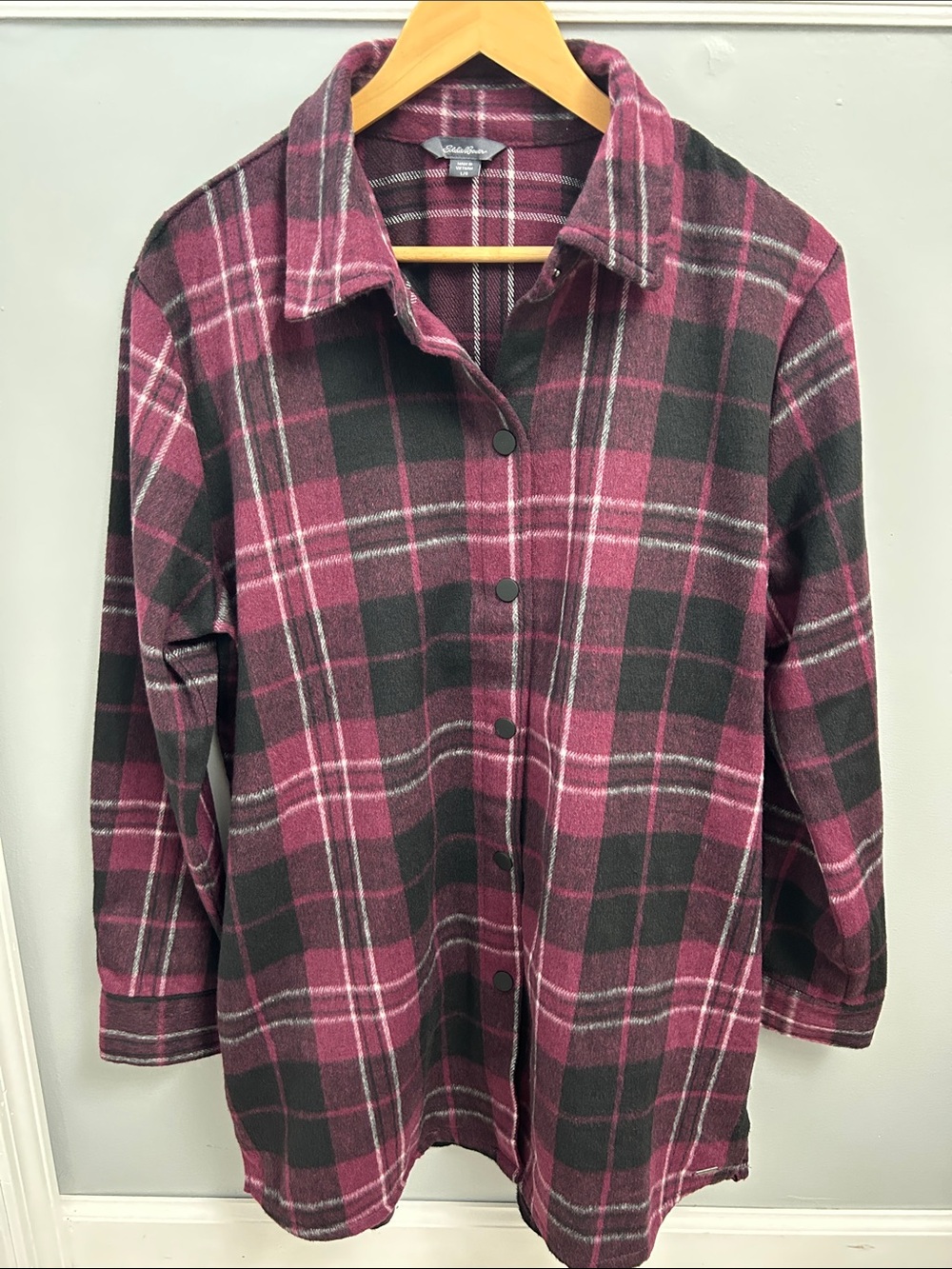 Eddie Bauer women’s L Boyfriend Purple Plaid Shirt Jacket Shacket Side Pockets